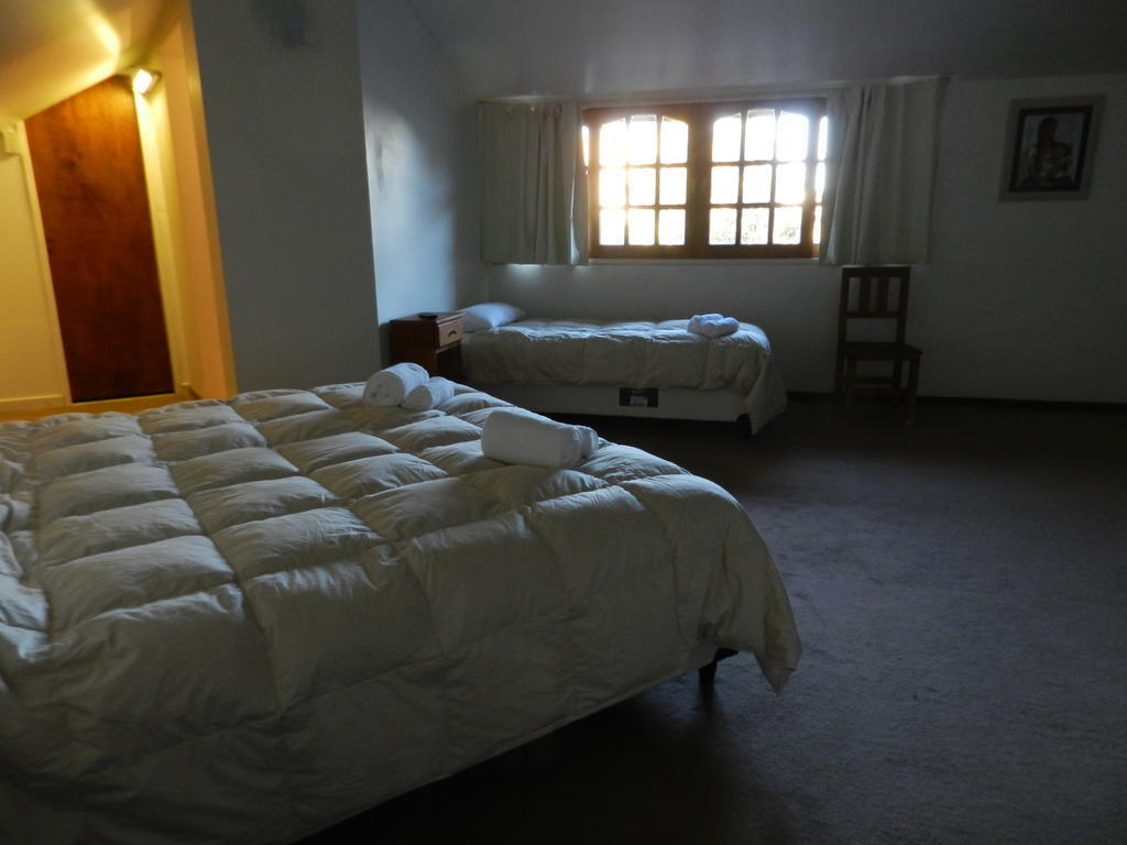 La Casona Del Rio Hotel เนวเก็น ภายนอก รูปภาพ