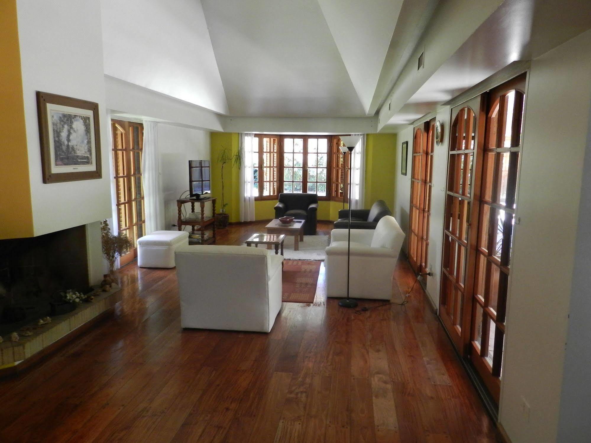 La Casona Del Rio Hotel เนวเก็น ภายนอก รูปภาพ